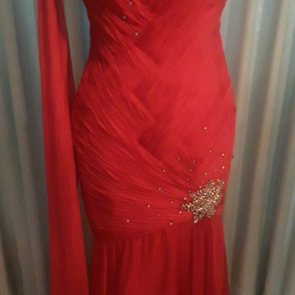 Beautiful Cocktail Gown - Picture 5 of 5